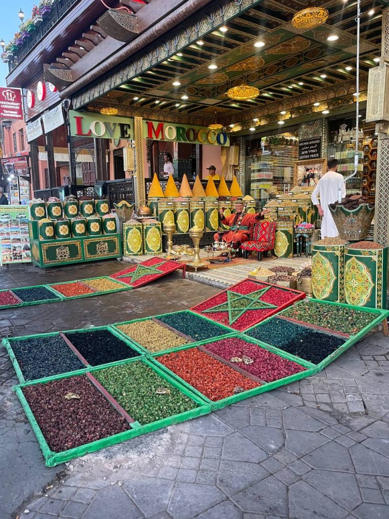 Viaje de 8 días desde Tánger a Marrakech por el desierto